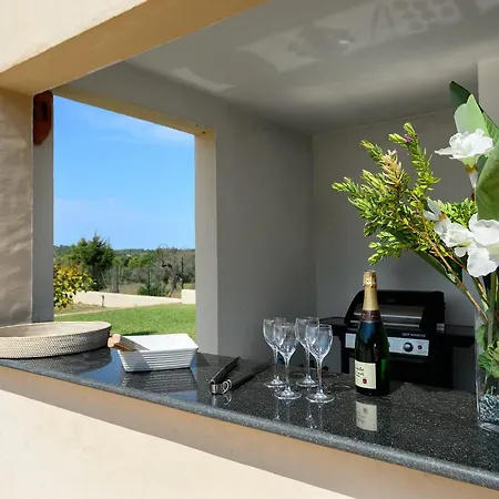 Luna Villa *