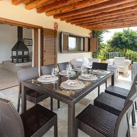 Luna Villa *